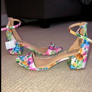 NWT NEVER WORN Floral Ankle Strap Block Heels